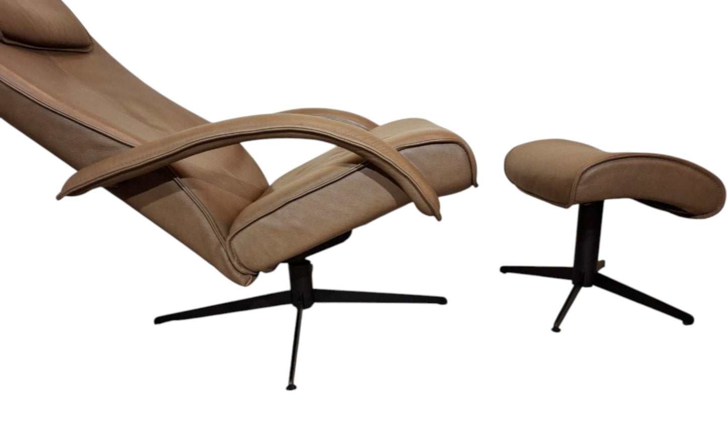 PENT BRUKT | Brunstad Delta Motion lenestol med krakk i brun