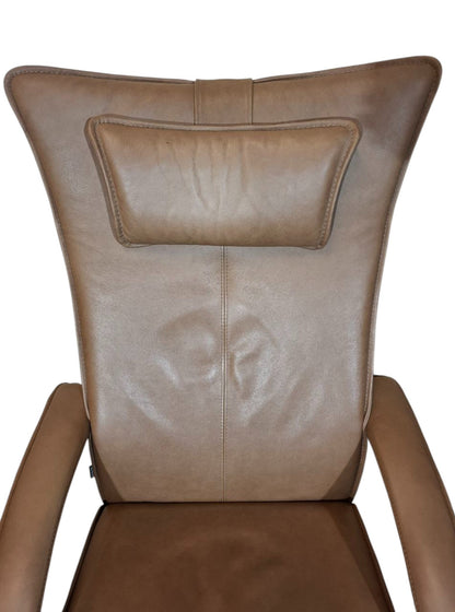 PENT BRUKT | Brunstad Delta Motion lenestol med krakk i brun