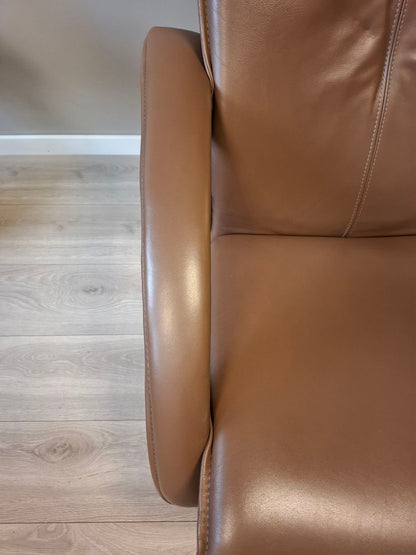 PENT BRUKT | Brunstad Delta Swing lenestol med krakk i mørk brun