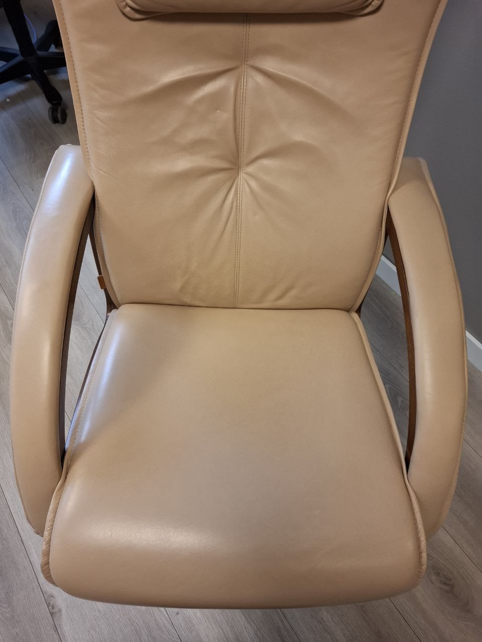 Brunstad Delta Swing lenestol m/krakk Lyst beige skinn