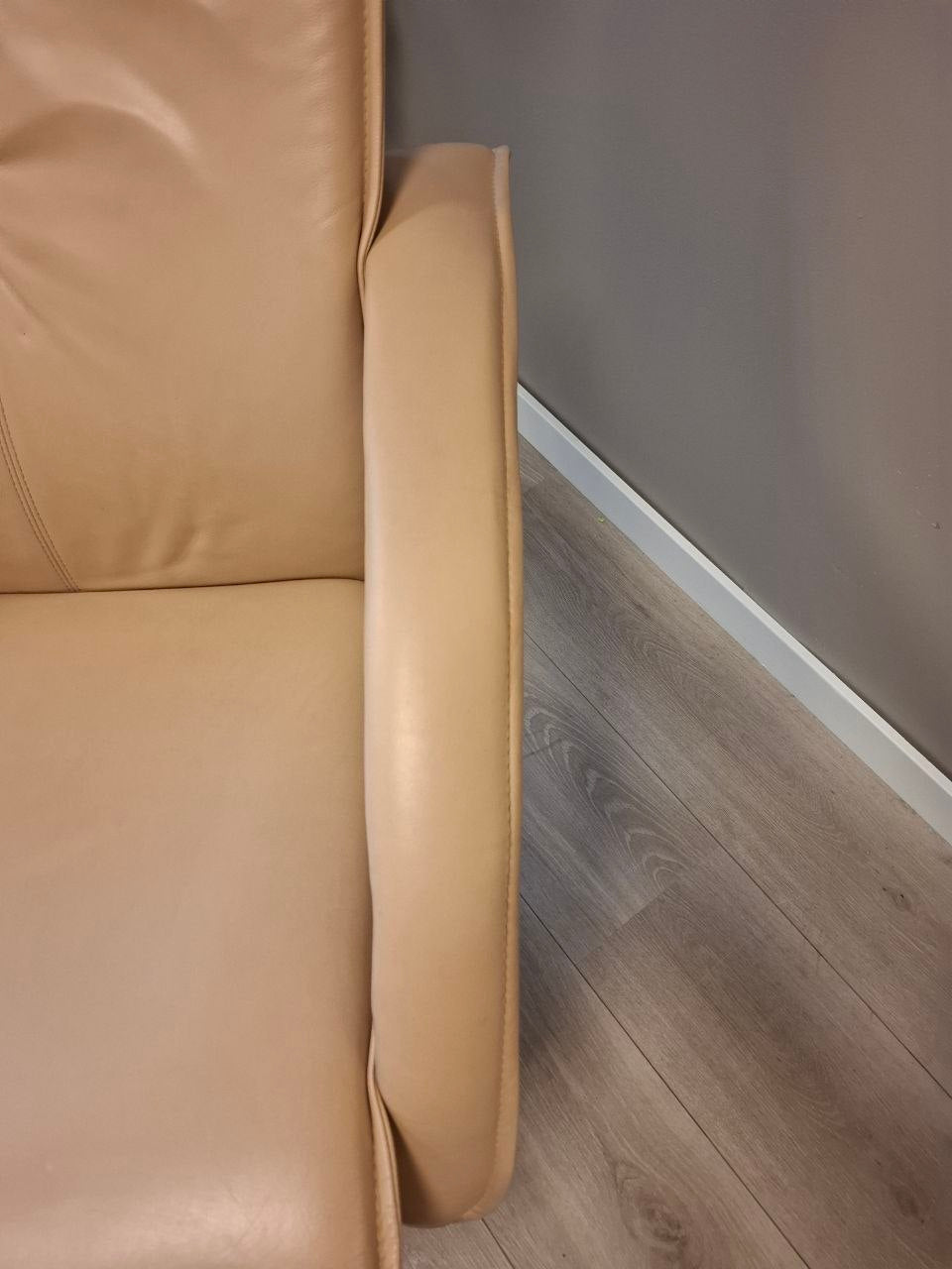 Brunstad Delta Swing lenestol m/krakk Lyst beige skinn