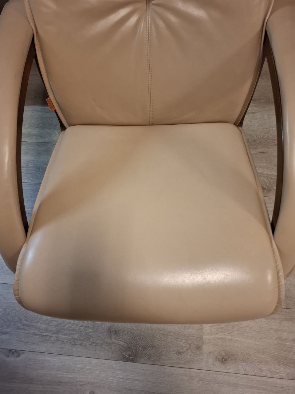 Brunstad Delta Swing lenestol m/krakk Lyst beige skinn