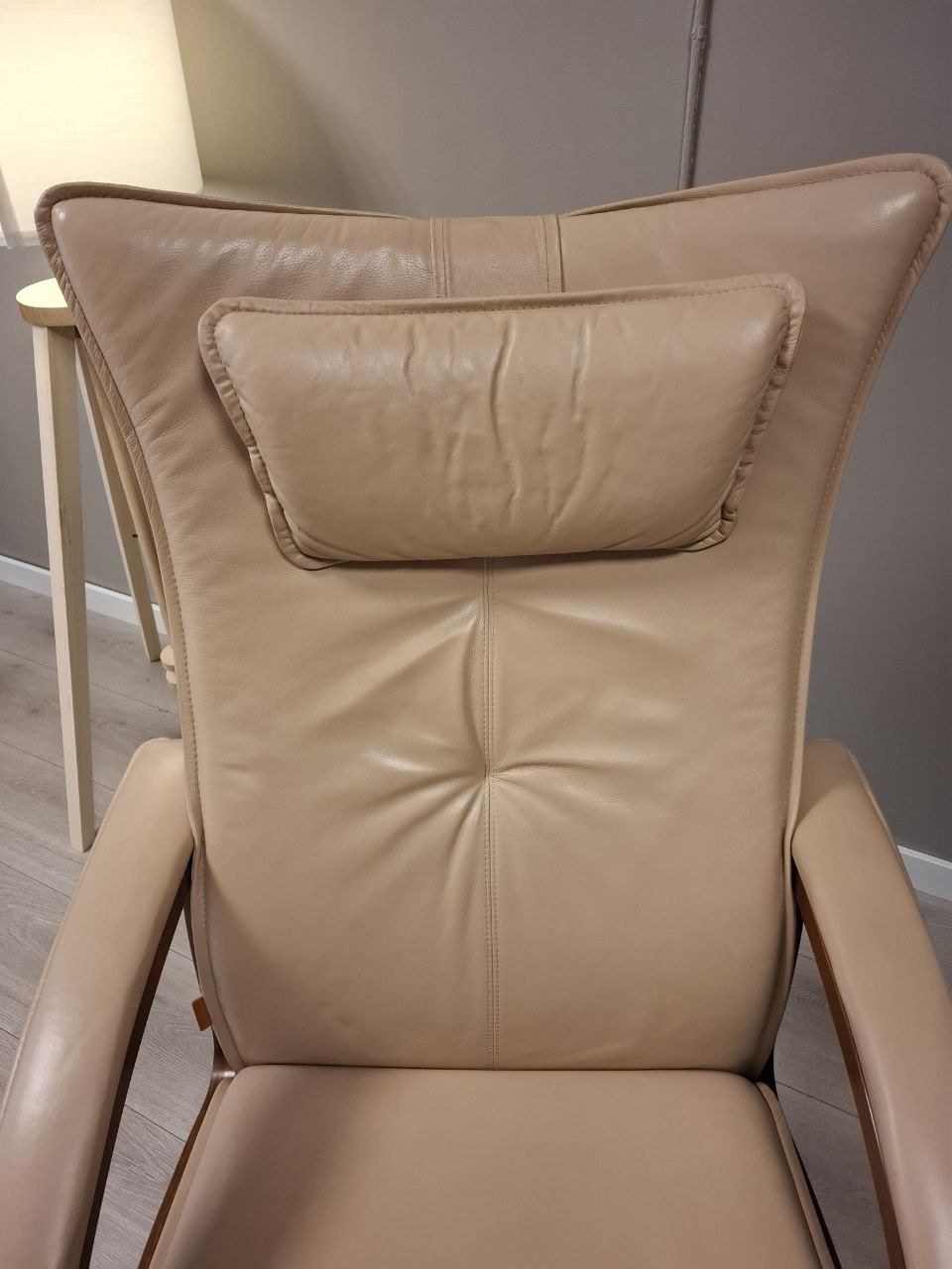 Brunstad Delta Swing lenestol m/krakk Lyst beige skinn