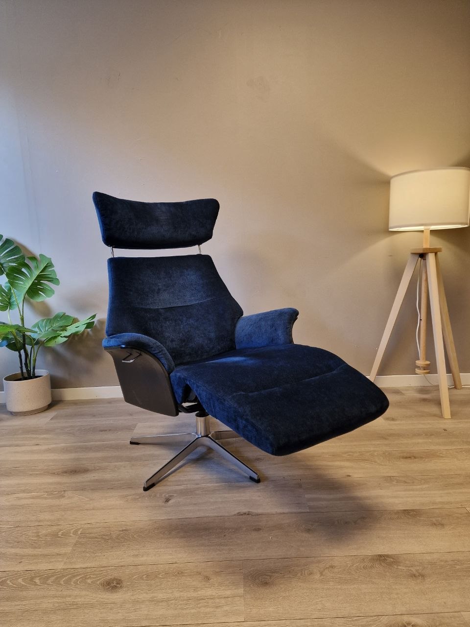 Conform Air lenestol i blå velour tekstil