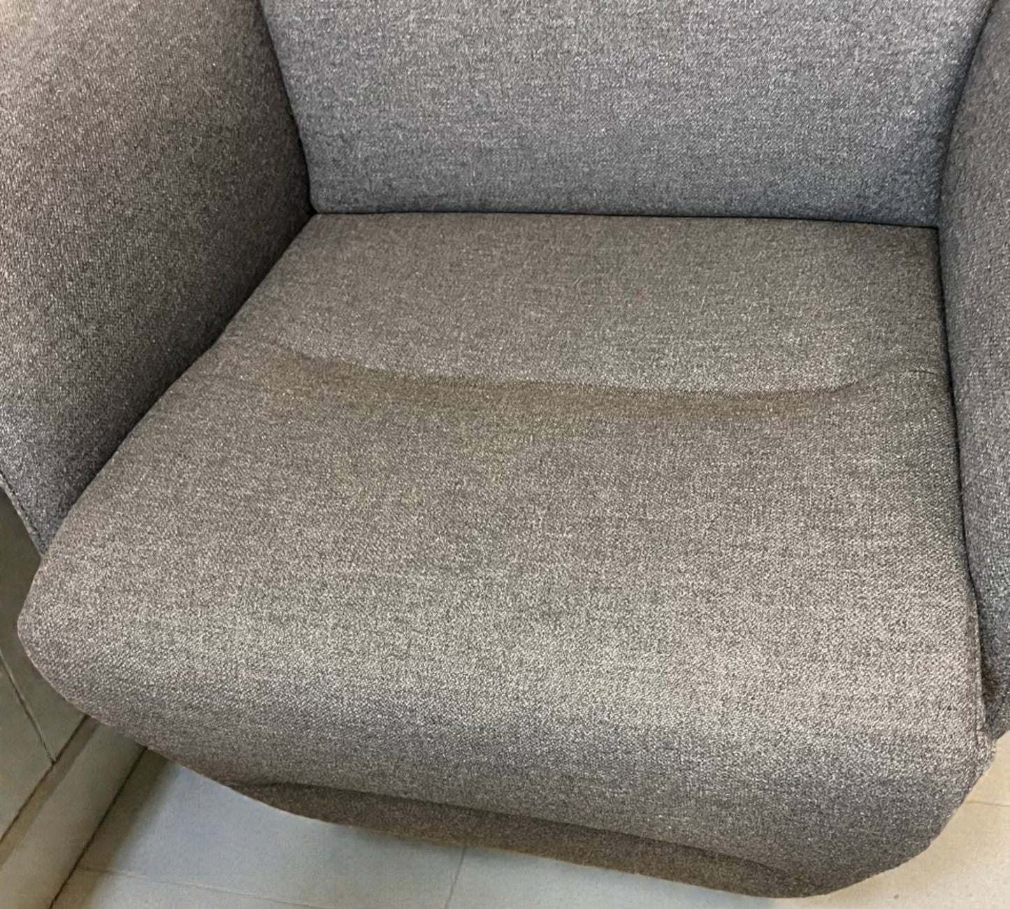 Conform Master Lenestol i Grå Tekstil – Ergonomisk Recliner | MøbelGlede