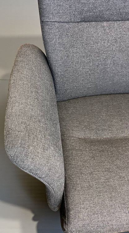 Conform Master Lenestol i Grå Tekstil – Ergonomisk Recliner | MøbelGlede