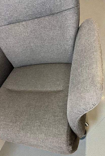 Conform Master Lenestol i Grå Tekstil – Ergonomisk Recliner | MøbelGlede