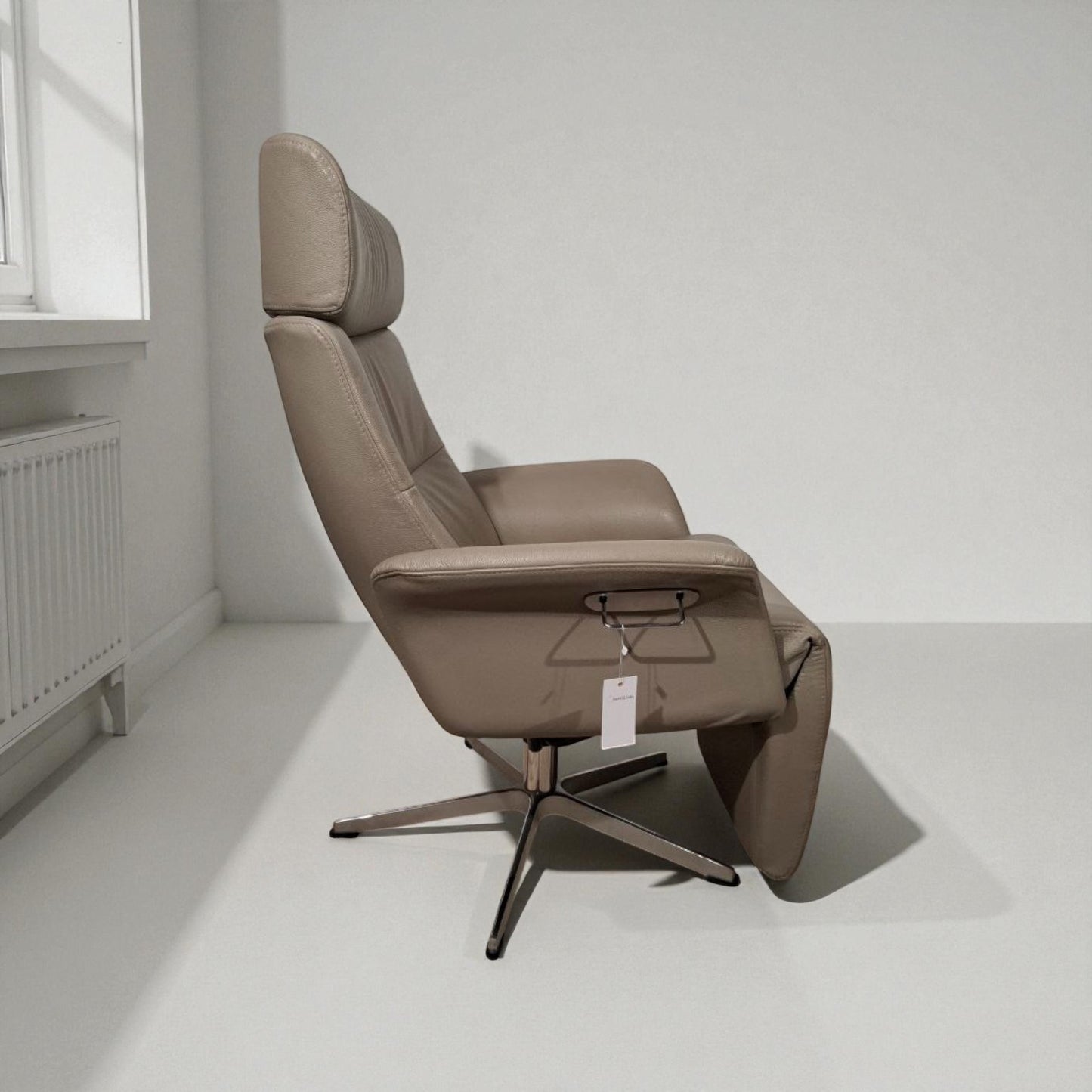 Conform Master Recliner lenestol i grå skinn – Eksklusiv komfort hos MøbelGlede