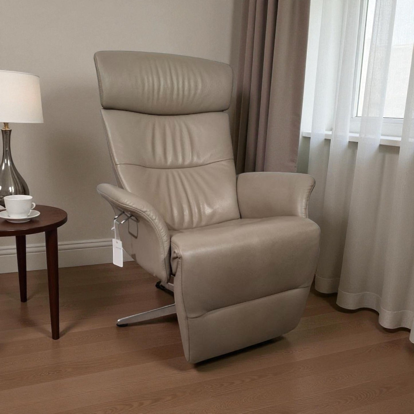 Conform Master Recliner lenestol i grå skinn – Eksklusiv komfort hos MøbelGlede