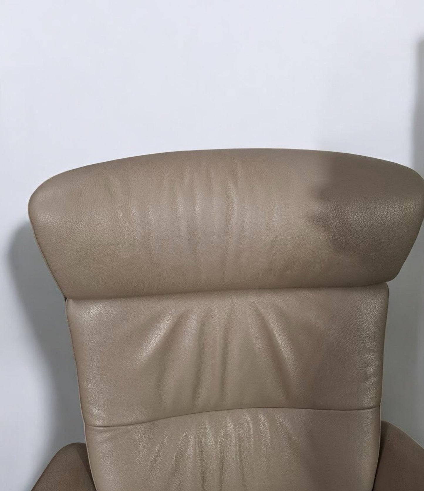 Conform Master Recliner lenestol i grå skinn – Eksklusiv komfort hos MøbelGlede