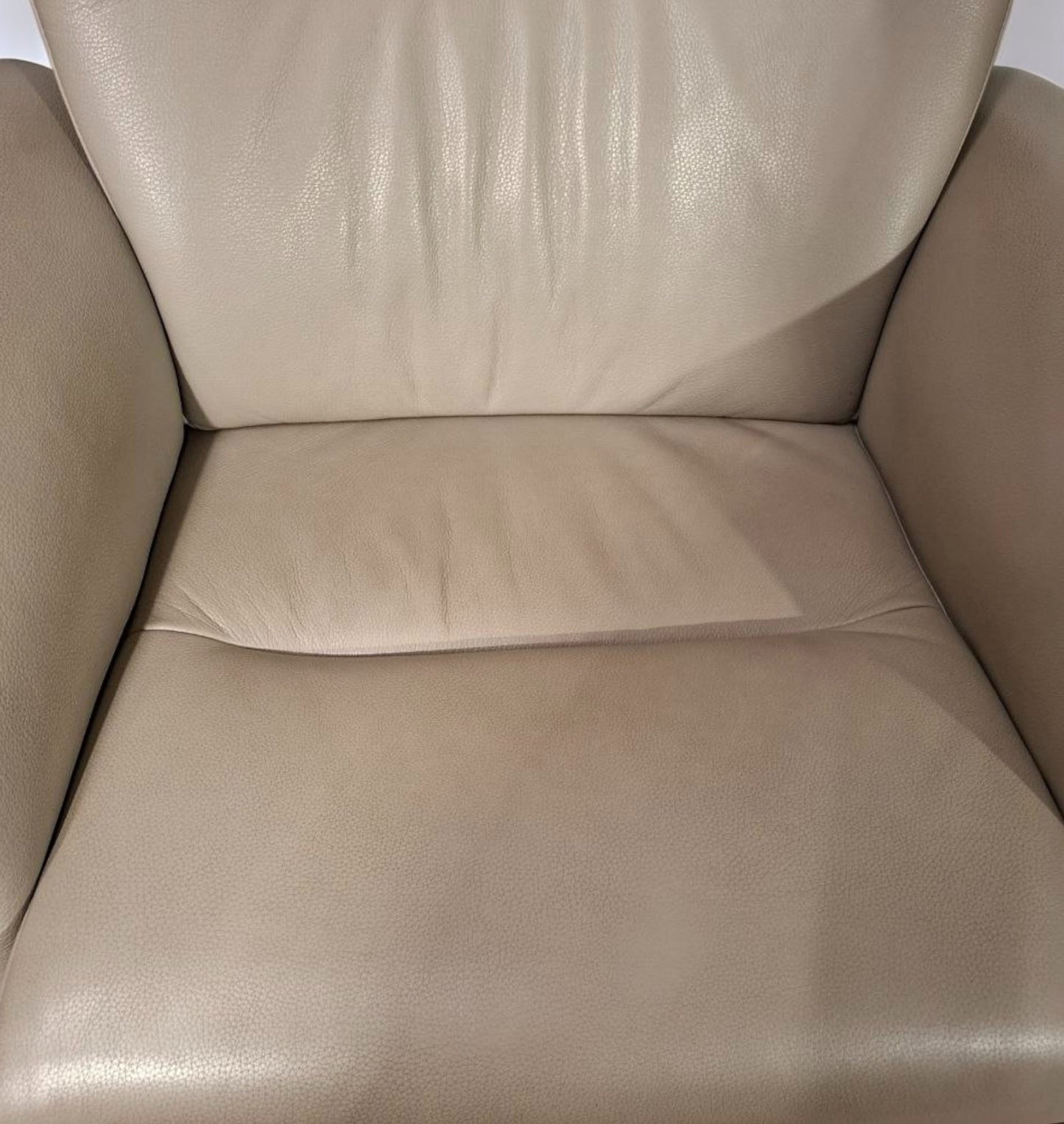 Conform Master Recliner lenestol i grå skinn – Eksklusiv komfort hos MøbelGlede