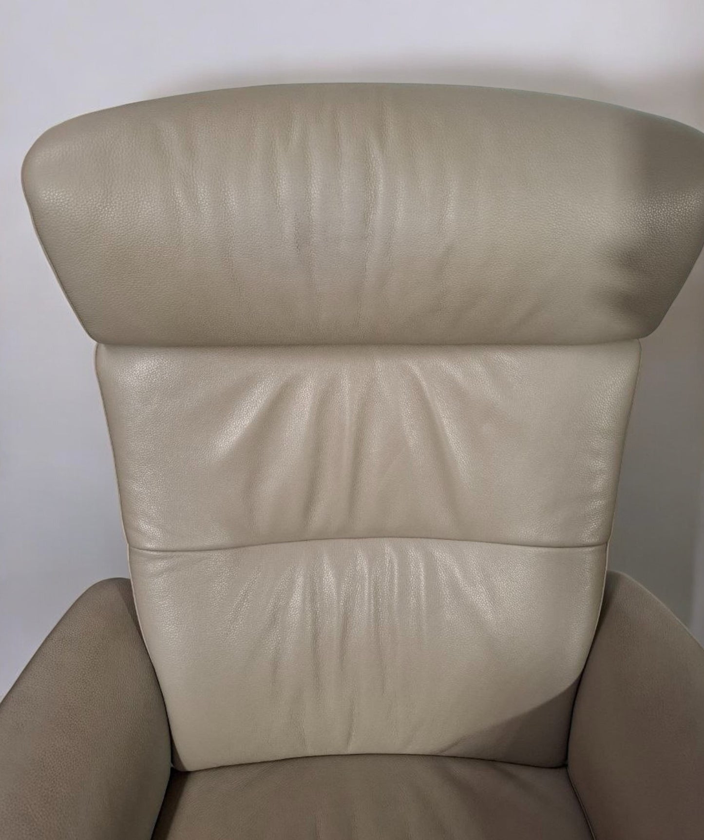 Conform Master Recliner lenestol i grå skinn – Eksklusiv komfort hos MøbelGlede