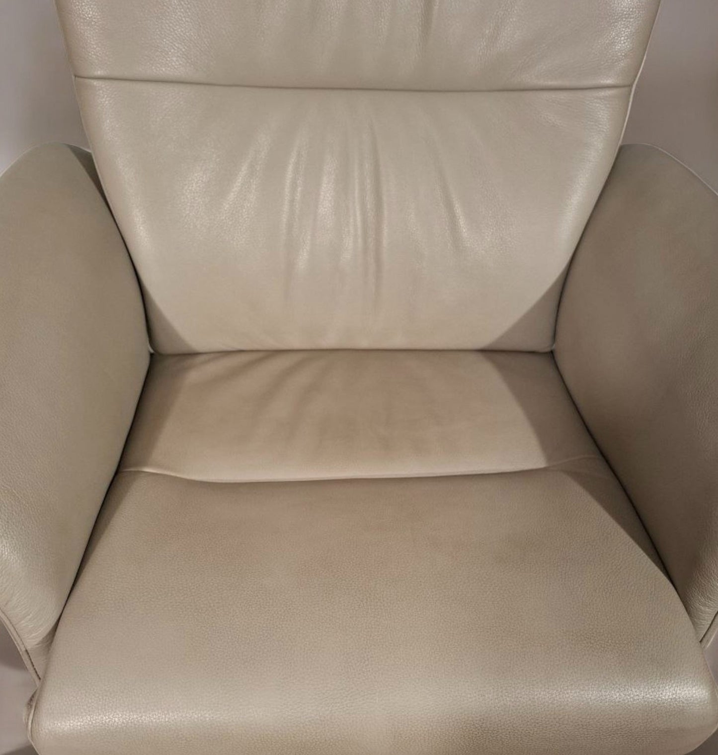 Conform Master Recliner lenestol i grå skinn – Eksklusiv komfort hos MøbelGlede