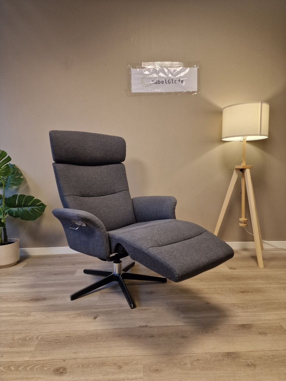 Brukt Conform Master Recliner / lenestol i grå - sidevisning