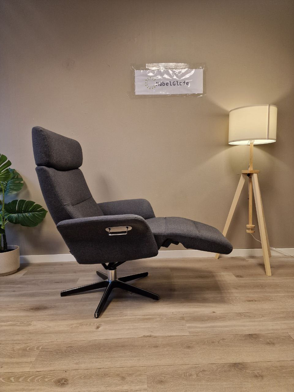 Brukt Conform Master Recliner / lenestol i grå - detaljbilde skinn
