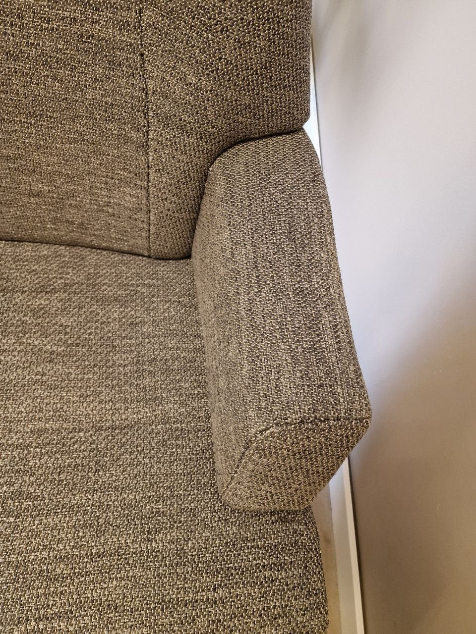 Conform Partner lenestol m/krakk i Grå tekstil
