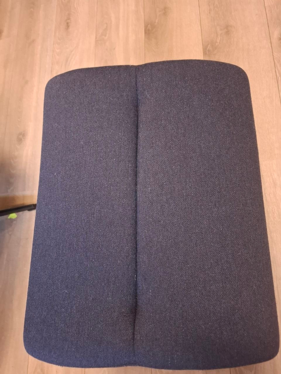Conform Relieve lenestol m/krakk i marineblått stoff