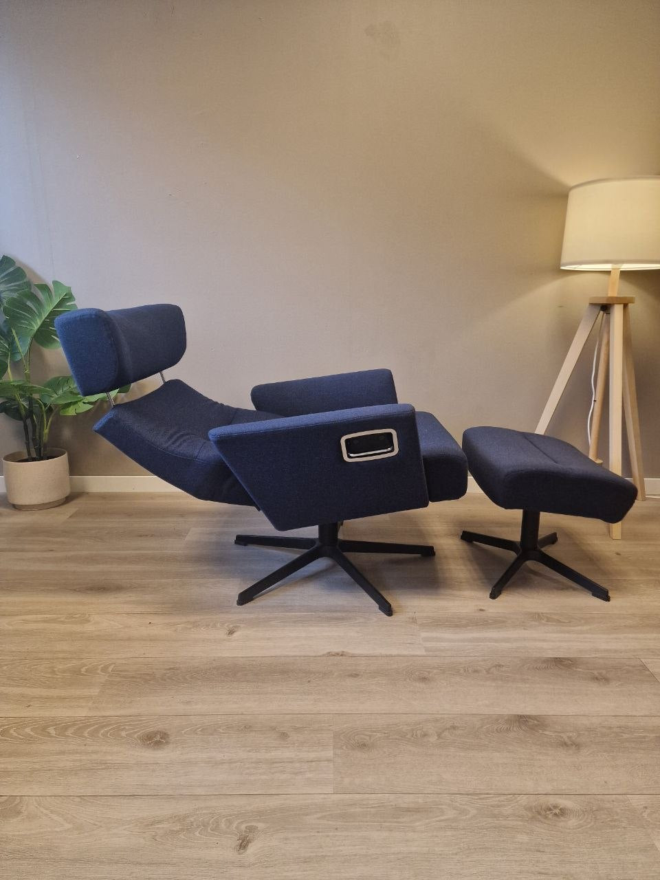 Conform Relieve lenestol m/krakk i marineblått stoff