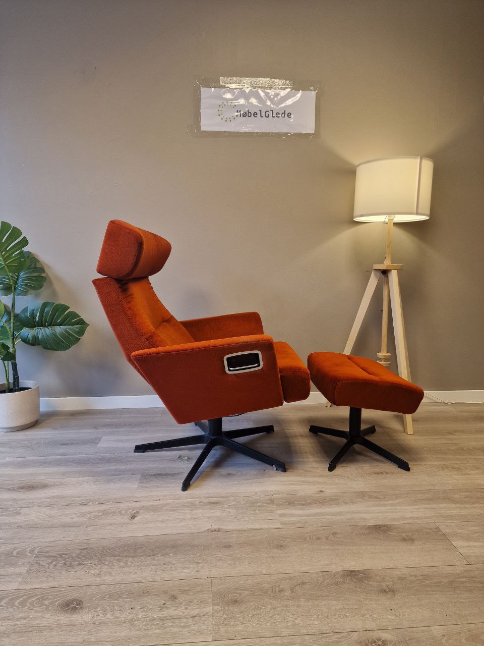 Brukt Conform Relieve lenestol m/krakk i rust farge - sidevisning