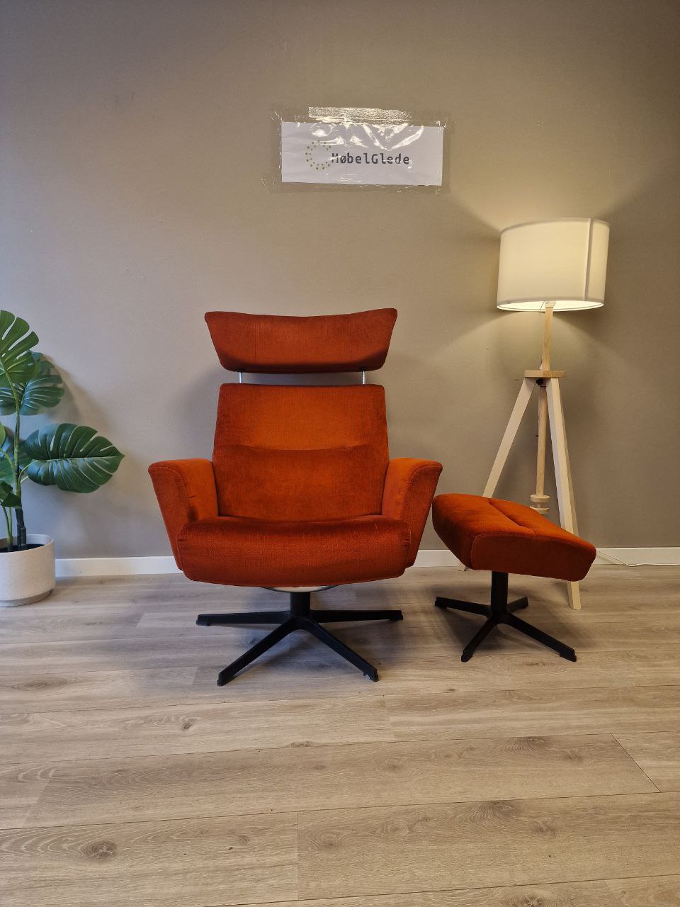 Brukt Conform Relieve lenestol m/krakk i rust farge - bakvisning