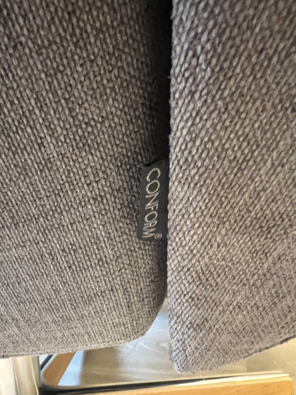 Conform Relieve Recliner/ lenestol i mørk grått tekstil
