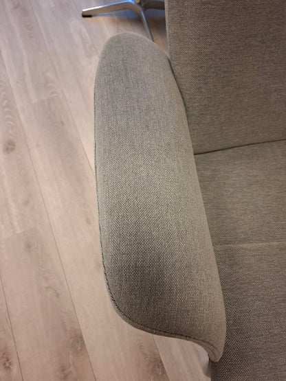 PENT BRUKT | Conform Timeout lenestol med krakk i Grå