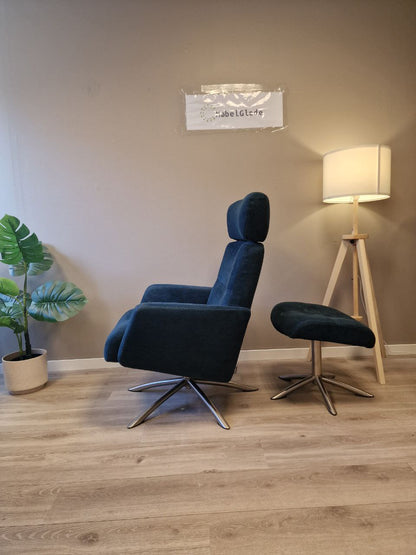 PENT BRUKT | Ekornes IMG Space lenestol med krakk i blåfarget tekstil