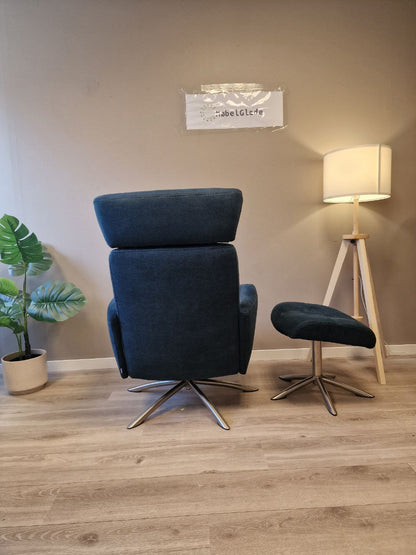PENT BRUKT | Ekornes IMG Space lenestol med krakk i blåfarget tekstil