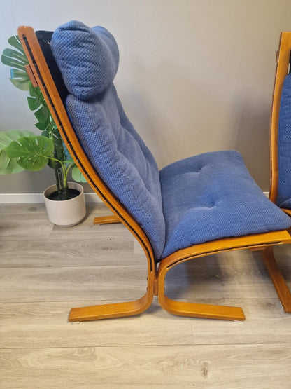 Ekornes Siesta lenestol med høy rygg i blått stoff