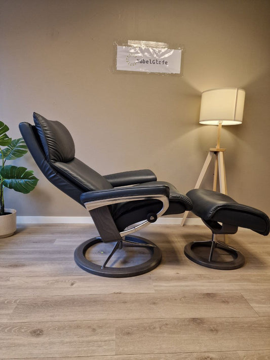 PENT BRUKT | Ekornes Stressless Aura lenestol med krakk i grå