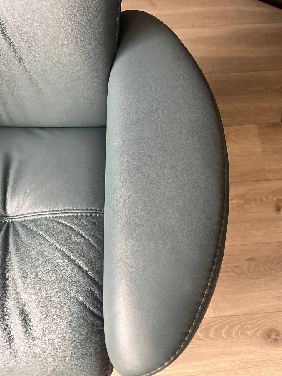 Ekornes Stressless Berlin Lav lenestol i petrol