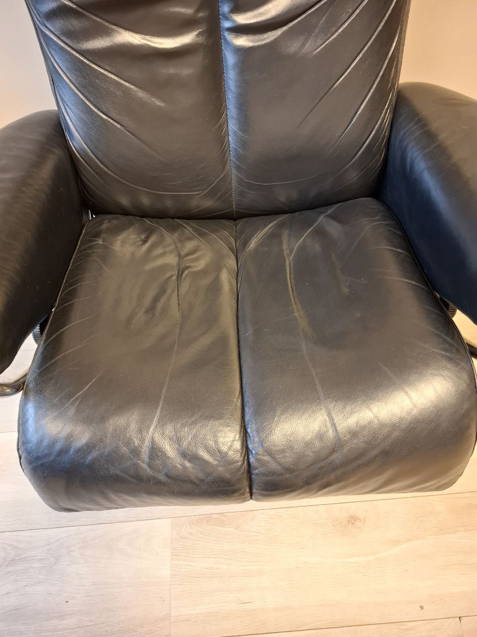PENT BRUKT | Ekornes Stressless Blues (M) lenestol med krakk i sort