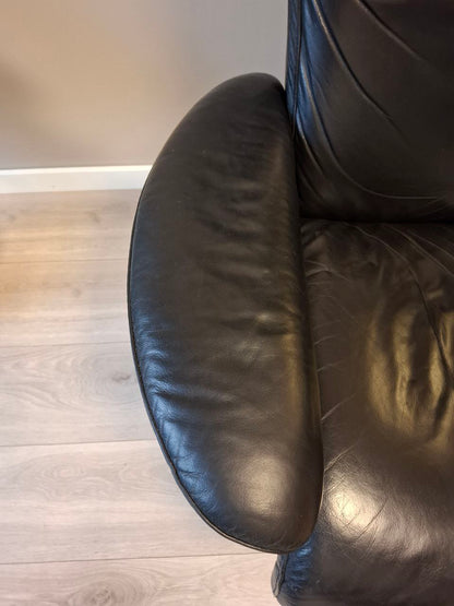 PENT BRUKT | Ekornes Stressless Blues (M) lenestol med krakk i sort