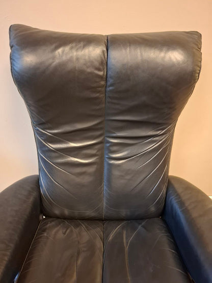 PENT BRUKT | Ekornes Stressless Blues (M) lenestol med krakk i sort
