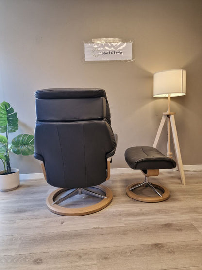 Brukt Stressless Capri (M) lenestol m/krakk i grå - med krakk