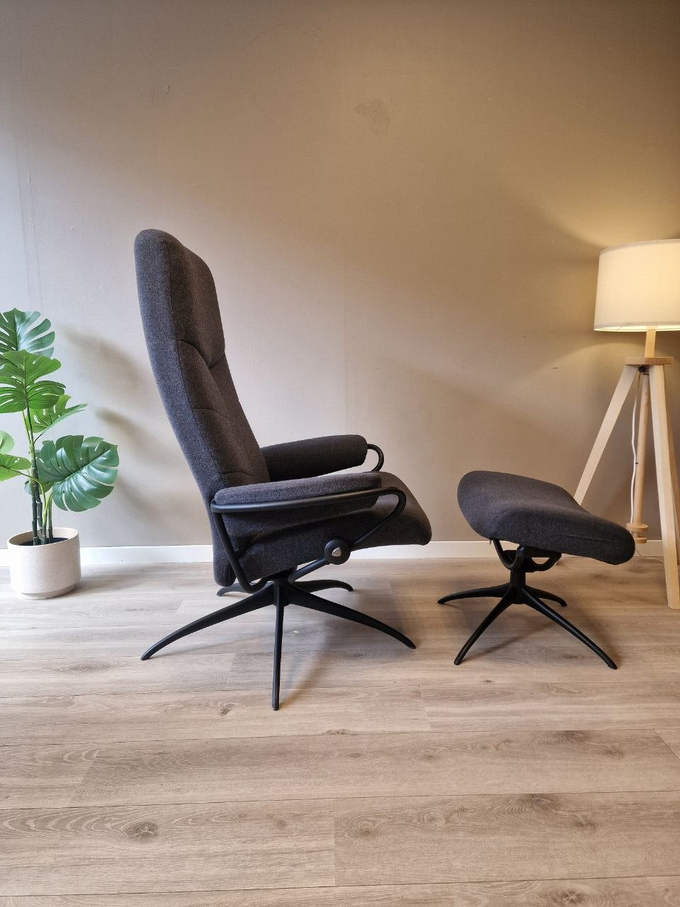 Brukt Ekornes Stressless City Star lenestol m/krakk i grå - skravisning