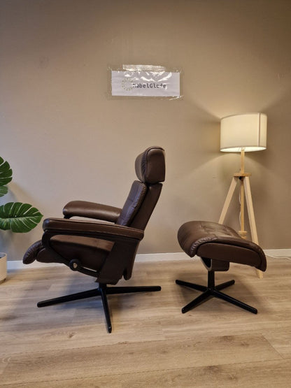 Brukt Stressless Erik lenestol m/krakk i brun - med krakk