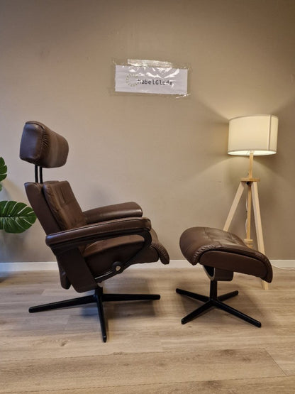 Brukt Stressless Erik lenestol m/krakk i brun - detaljbilde skinn