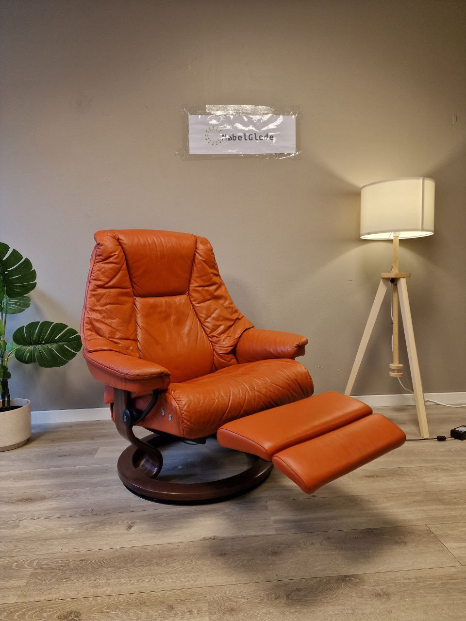 Brukt Stressless Live Power lenestol (L) i oransje - skravisning