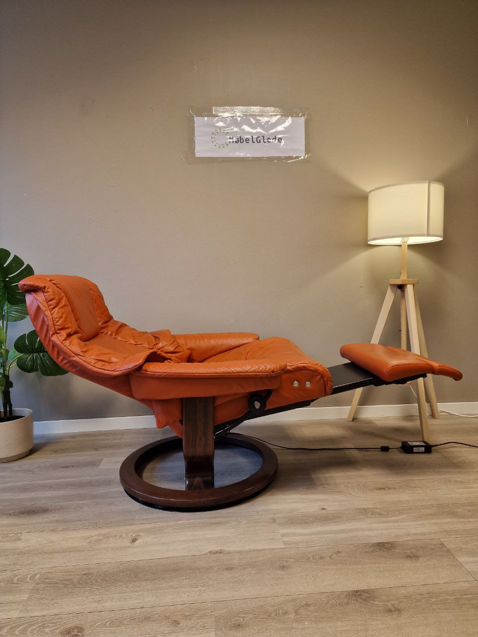 Brukt Stressless Live Power lenestol (L) i oransje - naerbilde