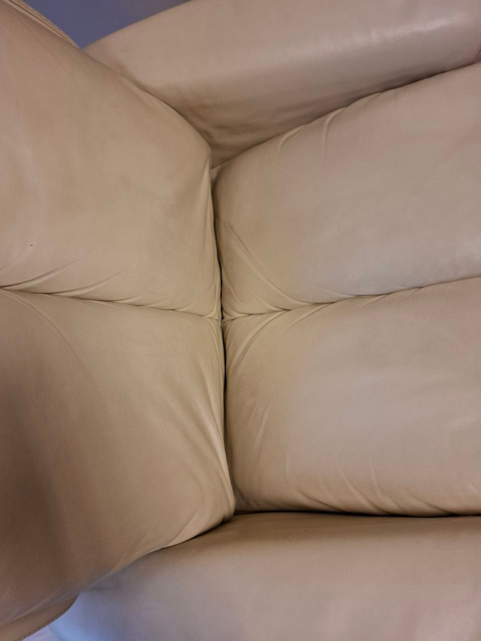 PENT BRUKT | Ekornes Stressless Magic (M) lenestol med krakk i beige