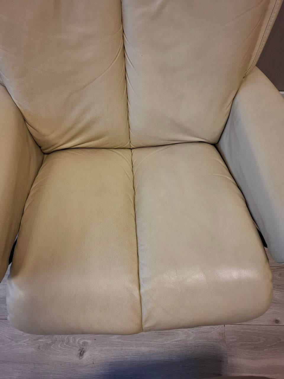 PENT BRUKT | Ekornes Stressless Magic (M) lenestol med krakk i beige