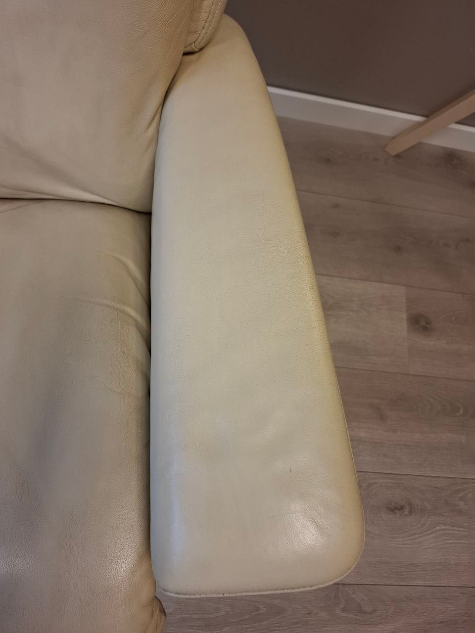 PENT BRUKT | Ekornes Stressless Magic (M) lenestol med krakk i beige
