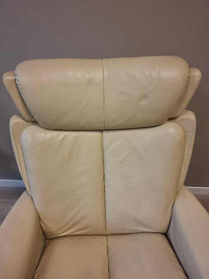 PENT BRUKT | Ekornes Stressless Magic (M) lenestol med krakk i beige