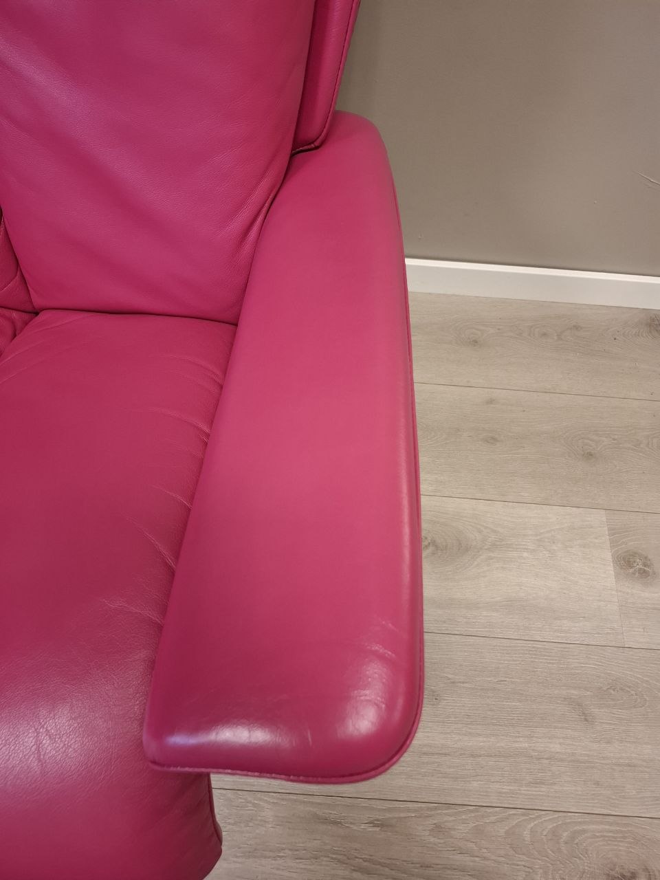 Brukt Stressless Magic (s) lenestol m/krakk i Rosa - naerbilde
