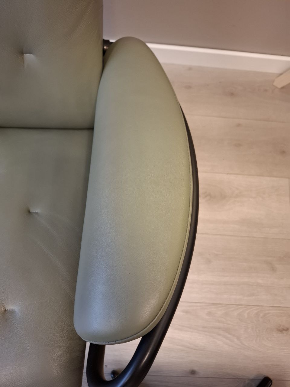 PENT BRUKT | Ekornes Stressless Metro lenestol med krakk i grøn