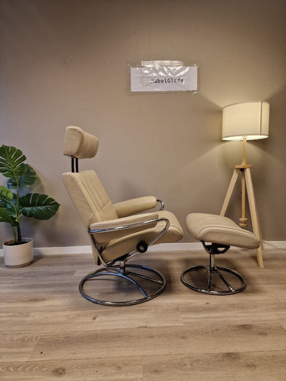 Brukt Stressless Paris lenestol m/krakk i lys beige - detaljbilde skinn