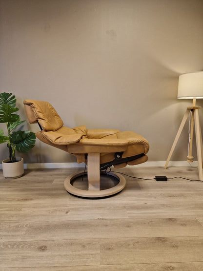 Brukt Stressless Reno Power Leg&Back lenestol (M) i cognac - helvisning