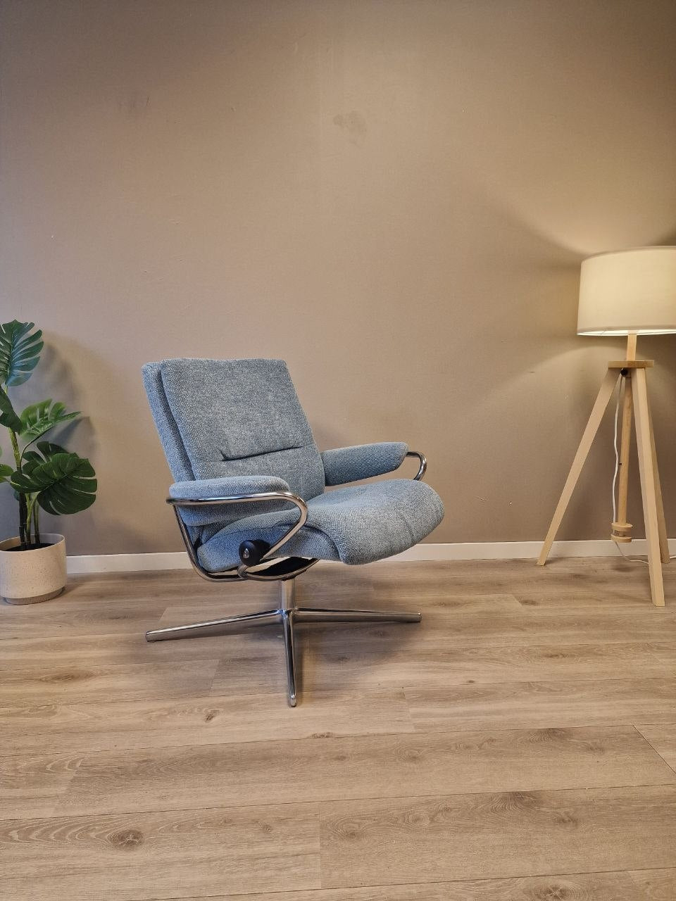 Stressless Tokyo lav lenestol i blå