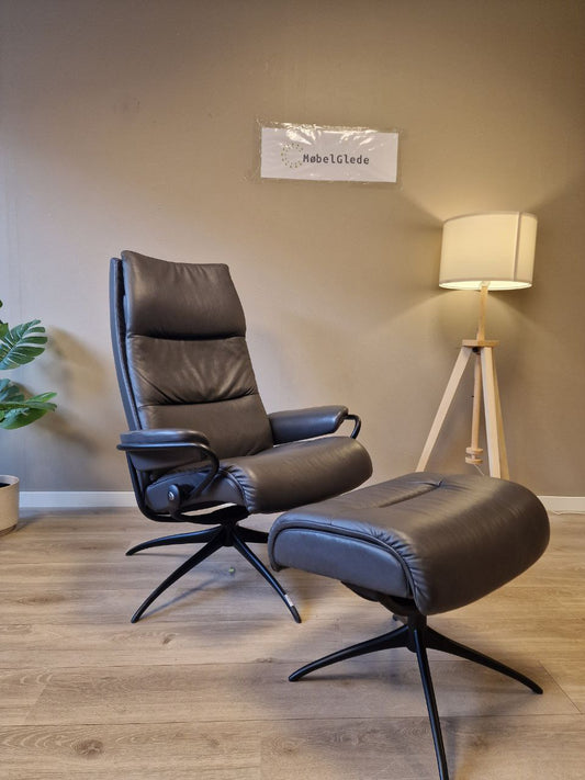 PENT BRUKT | Ekornes Stressless Tokyo lenestol med krakk i grå